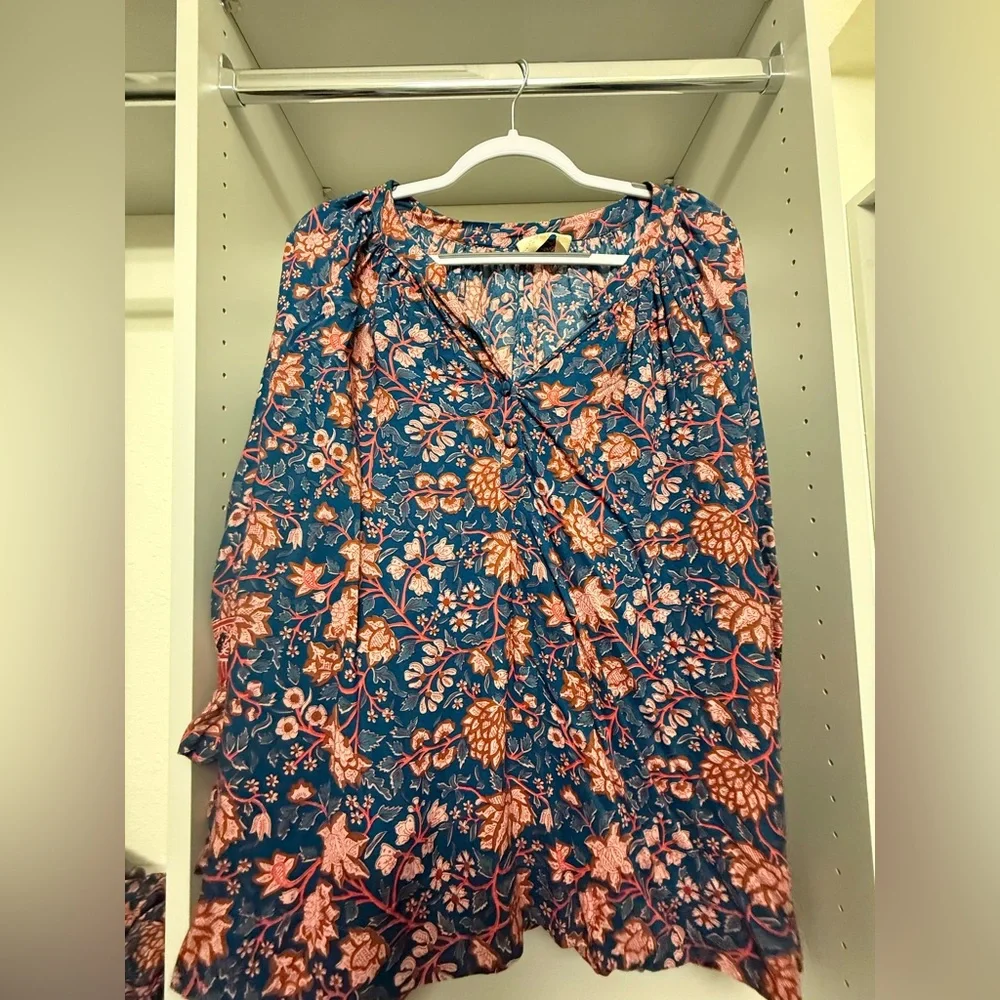 Natalie Martin Dahlia Indigo Floral Blouse & Shorts Set - Picture 2 of 4